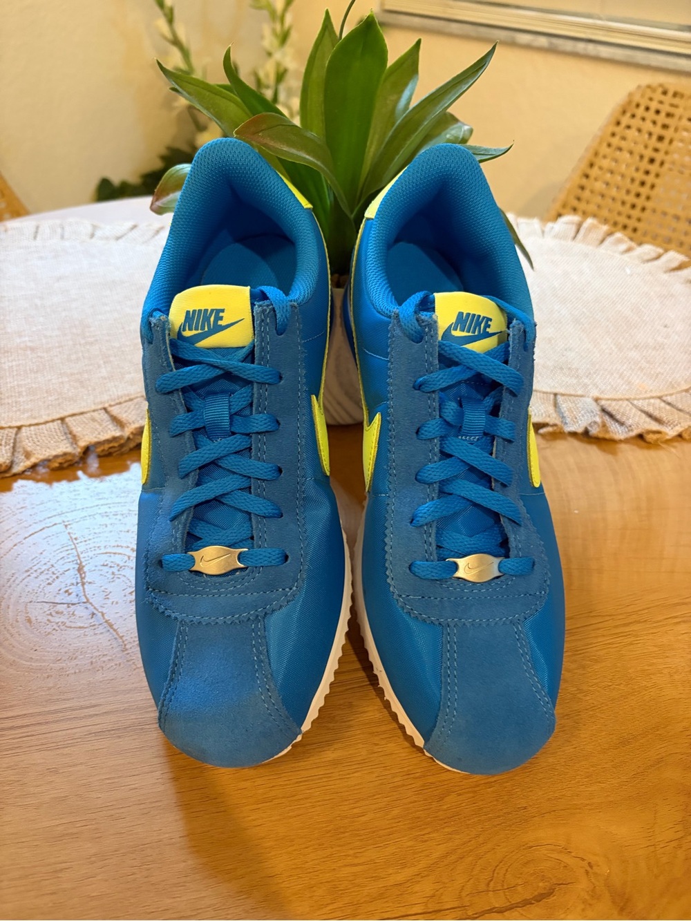 Nike Classic Cortez - Blue with Yellow Swoosh 6Y/7.5A.  kids - Picture 2 of 7